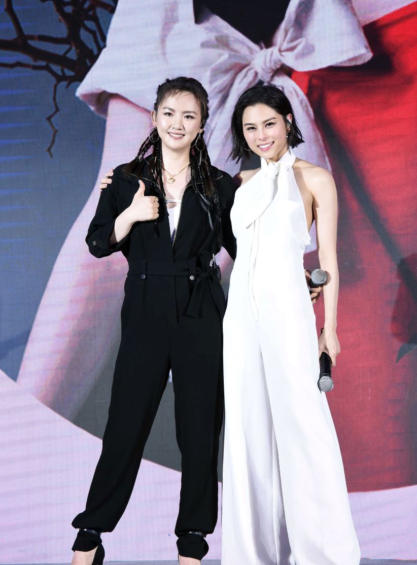 李幸倪亚洲发片记者会！谭咏麟惊喜现身