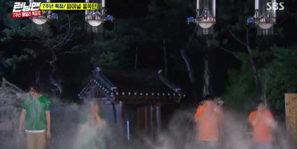 被综艺之神眷顾的男子！李光洙裤子录《running man》一集掉两次笑翻嘉宾