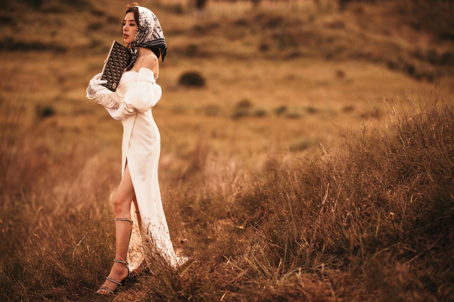 【多图】谭凯琪婚纱照曝光啦！紫蓝色婚纱好梦幻就像一朵云