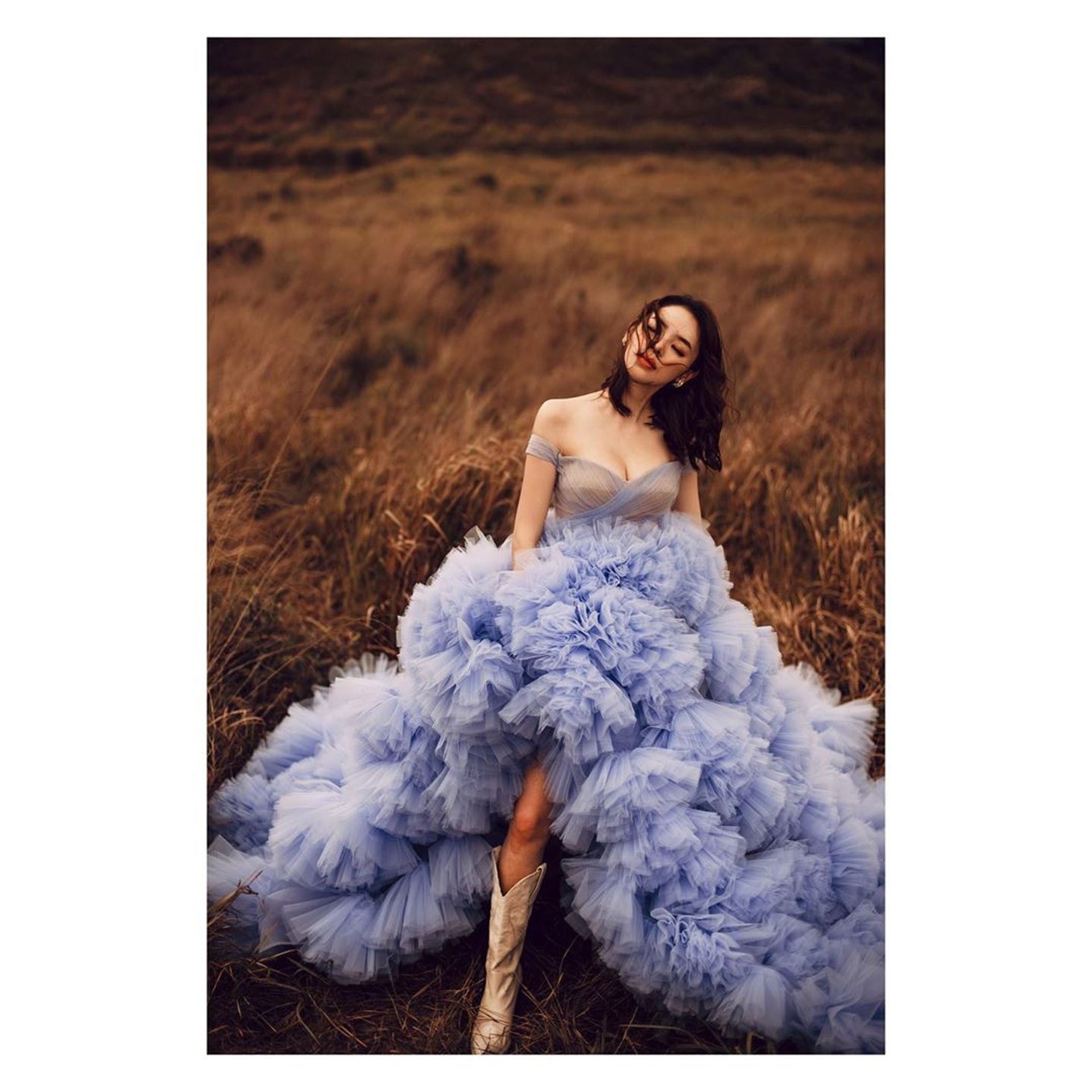 【多图】谭凯琪婚纱照曝光啦！紫蓝色婚纱好梦幻就像一朵云