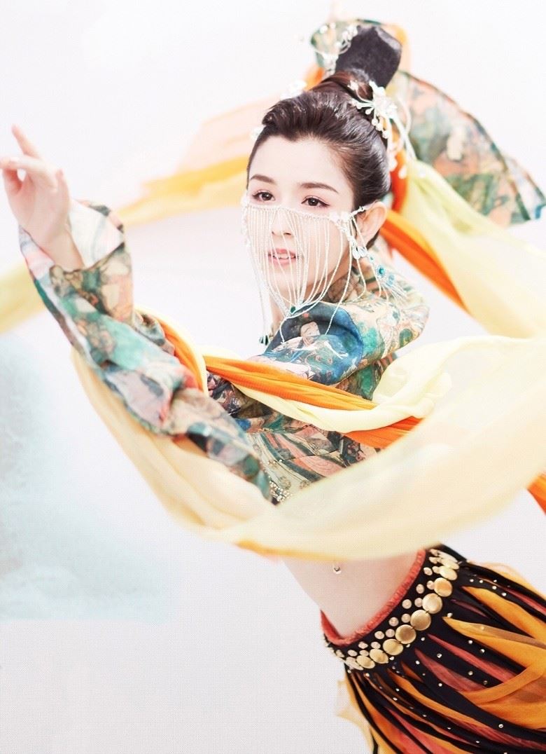 【影片】哈妮克孜美到被赞四千年难得一遇！网友：热巴被威胁到了