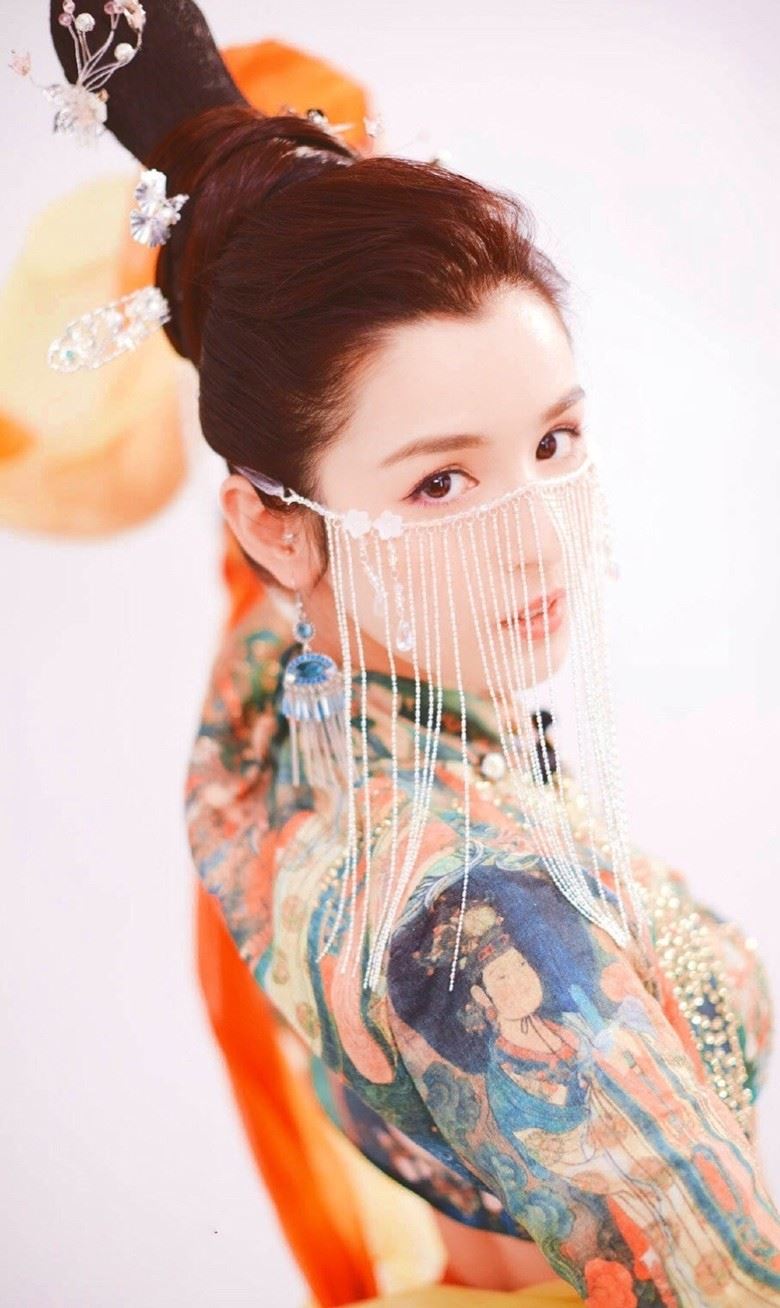 【影片】哈妮克孜美到被赞四千年难得一遇！网友：热巴被威胁到了