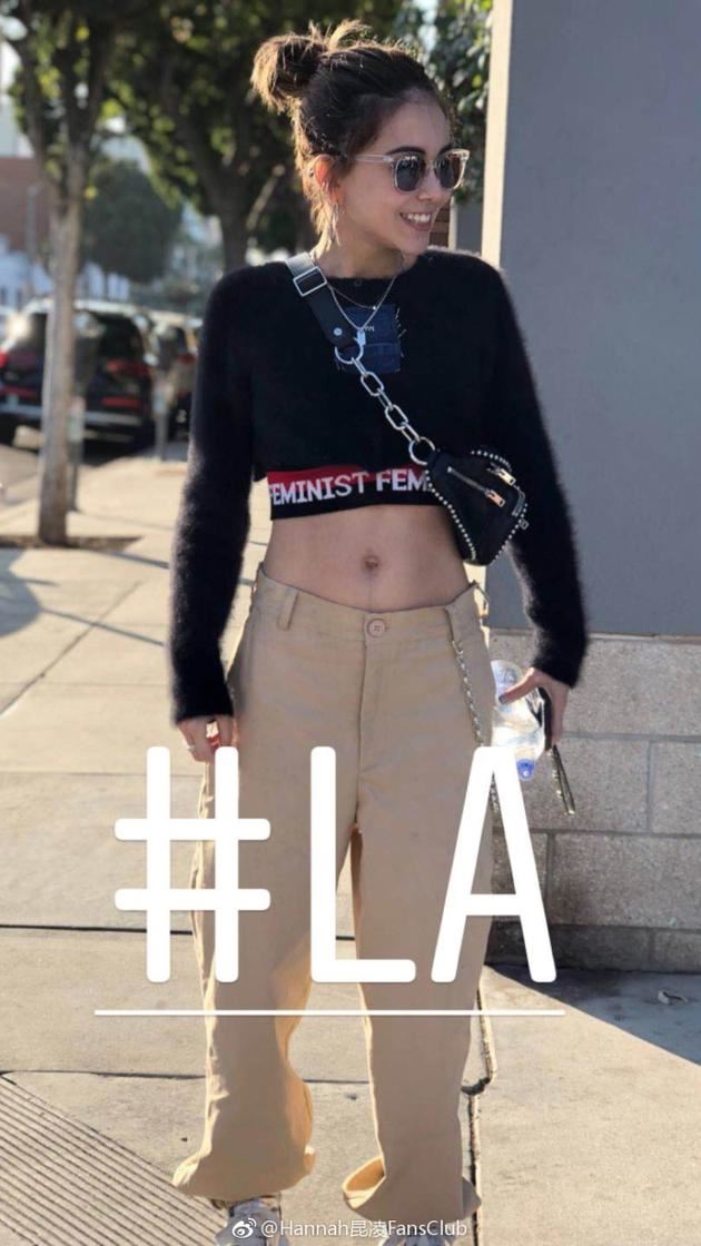 昆凌穿露脐装大秀腹肌！还晒与周杰伦的帅气自拍