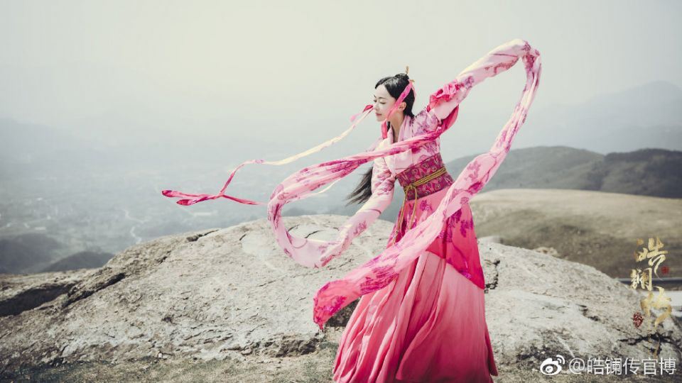 再现魏姐霸气！吴谨言从小宫女到王后服装造型！