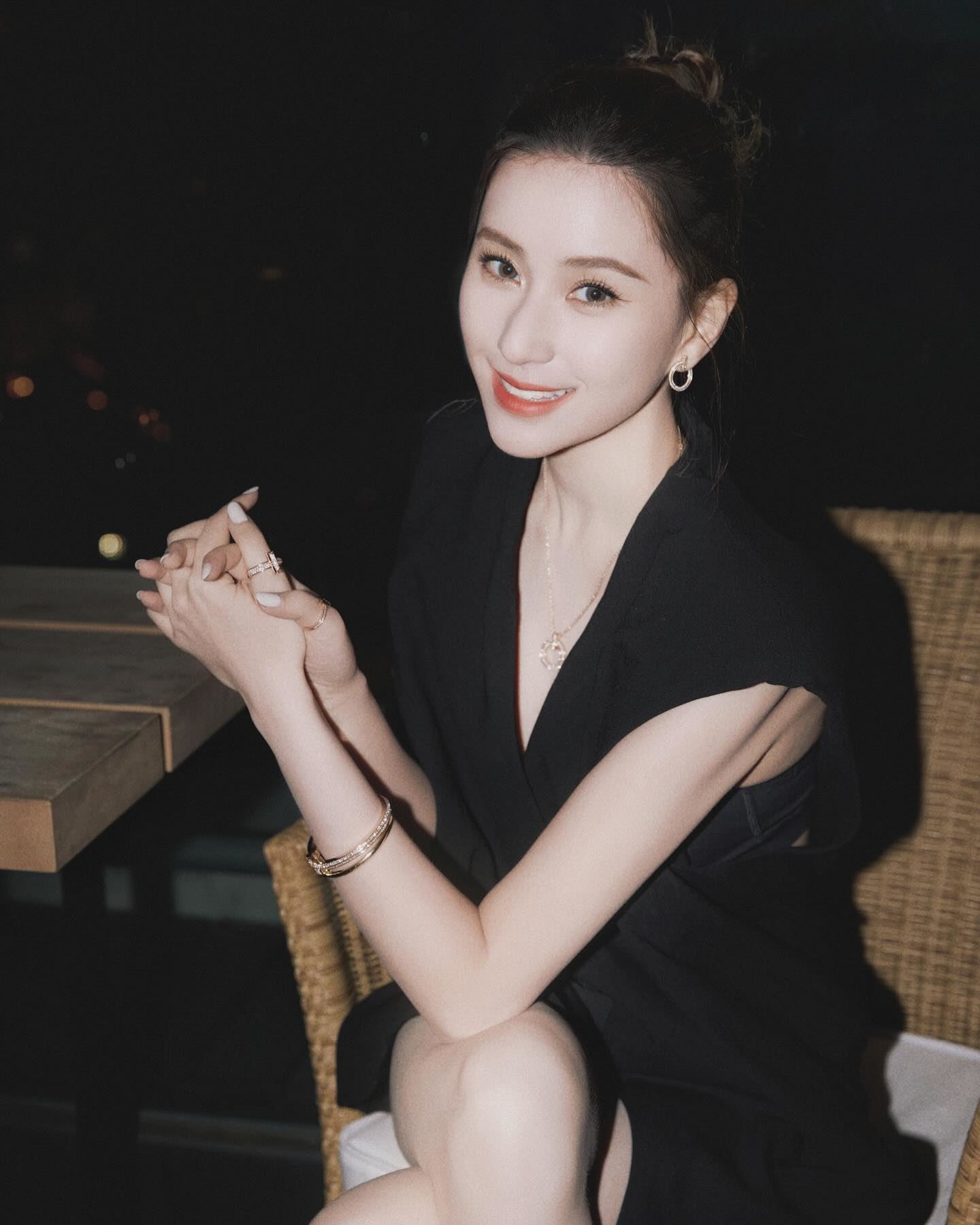 何超莲将进军演艺圈参演电影拍摄🎬与中国人气小生此沙演情侣💗