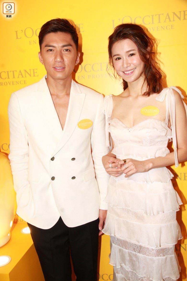 真的超级难得！黄翠如低胸裙露事业线 