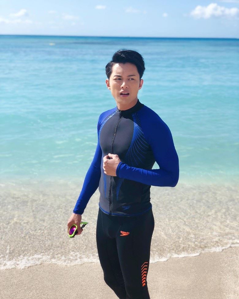 何广沛晒肌啦！真的大只了很多！