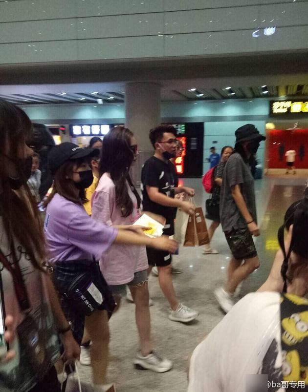 孟美岐吴宣仪紫宁被爆回归!火箭少女11人有望合体