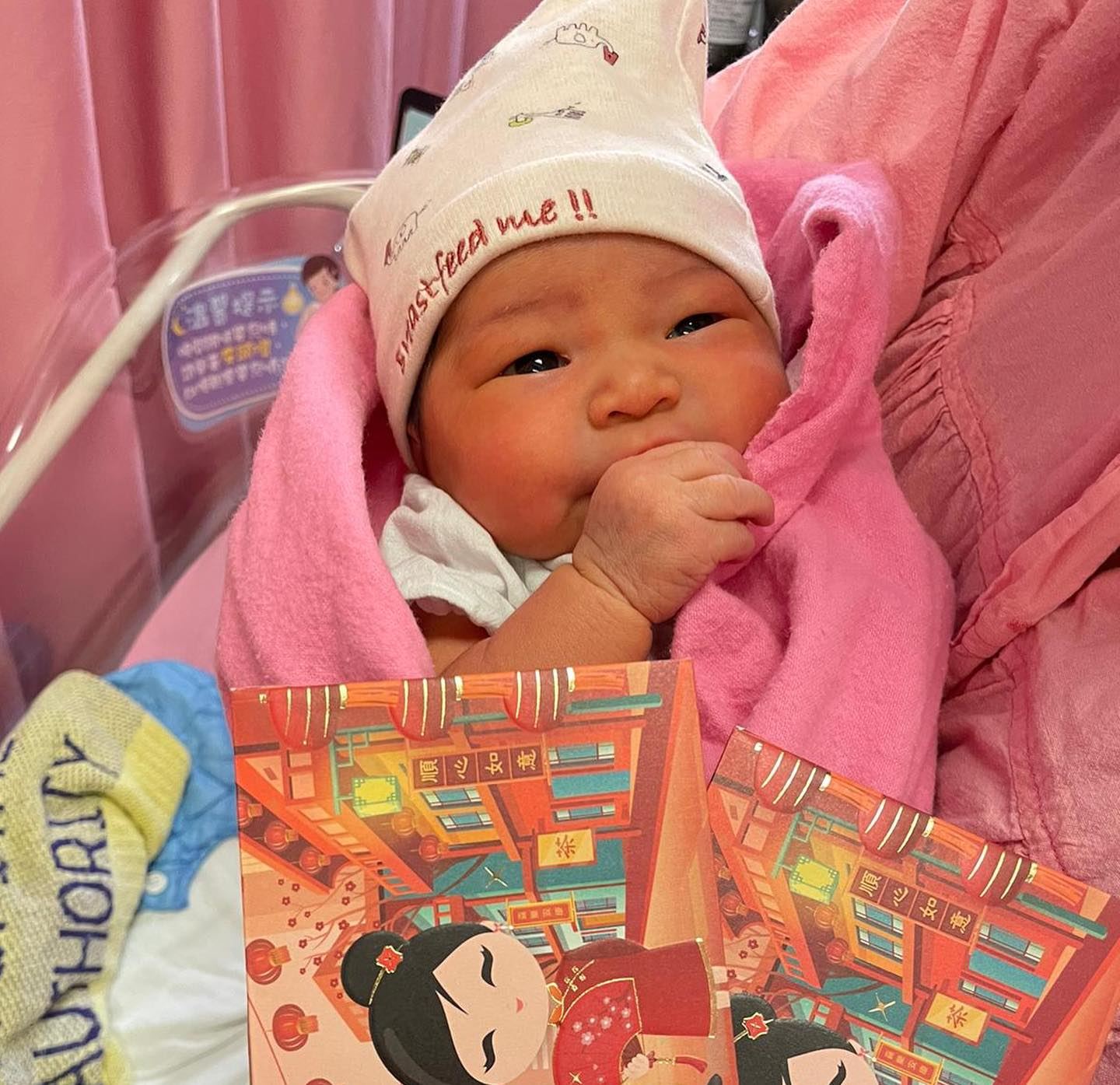 武打女星何佩珉宝宝平安出世👶直言见到bb那一刻就忘记了所有的痛🔥