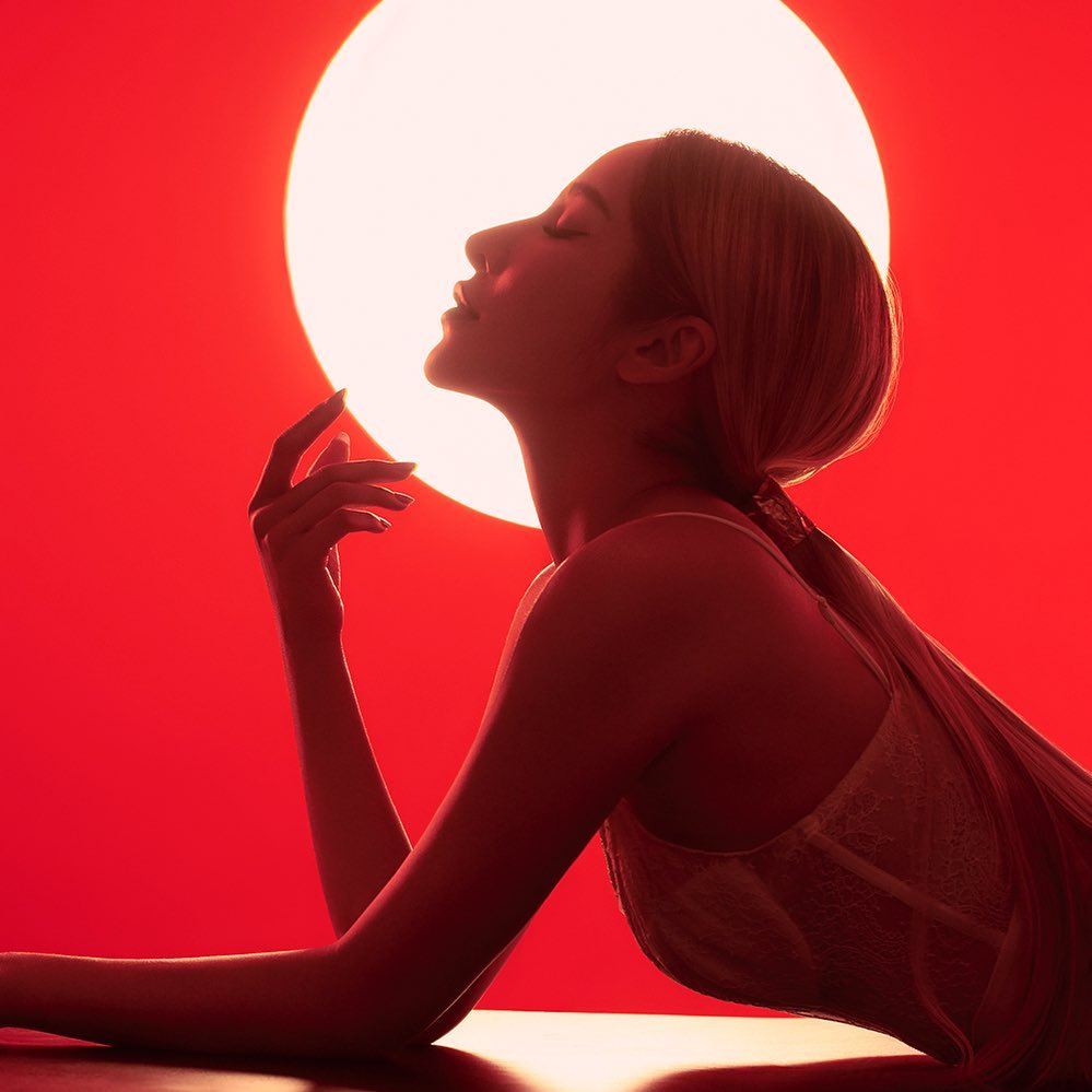 萧亚轩ig晒自拍家里室内照曝光，栽种大量盆栽充满文青气息！