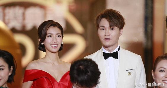 胡鸿钧、蔡思贝被爆拍拖啊！一同出游被捕获