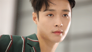 韩庚张艺兴范丞丞拍写真！三代练习生同框帅爆镜