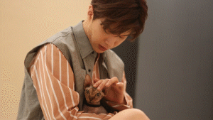 韩庚张艺兴范丞丞拍写真！三代练习生同框帅爆镜