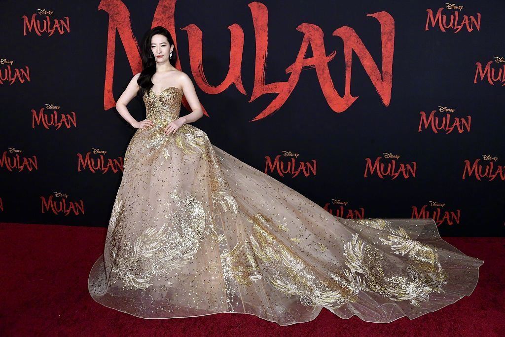 刘亦菲出席《花木兰》首映:我姥姥在武汉很好!身为一个巫裔很骄傲!