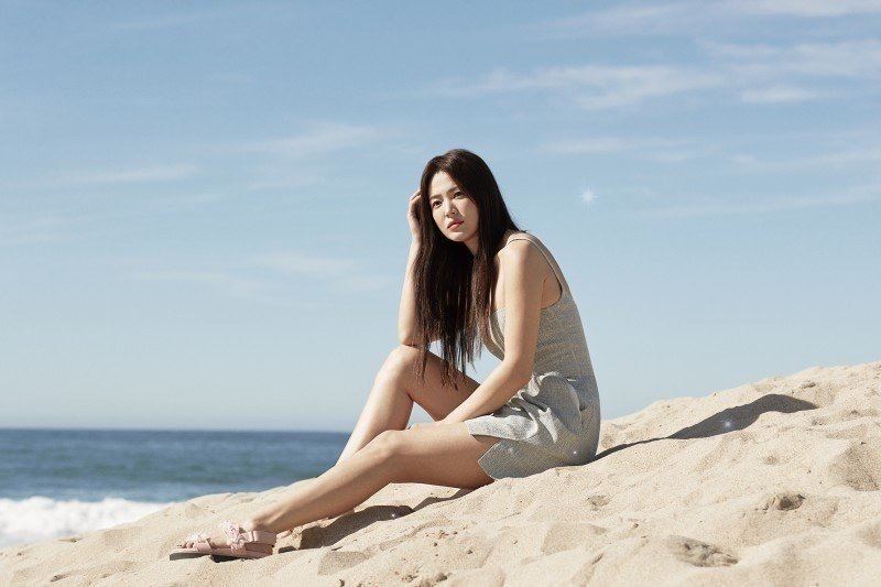 【多图】美爆！宋慧乔沙滩feel美照曝光，简单朴素优雅美丽！