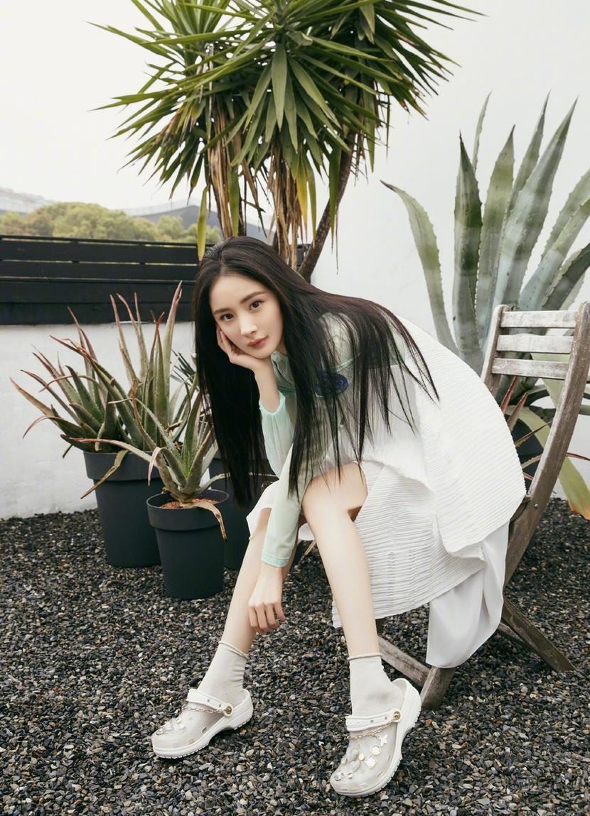 杨幂最新写真照曝光！超清新靓丽，就如仙女下凡的感觉！ 
