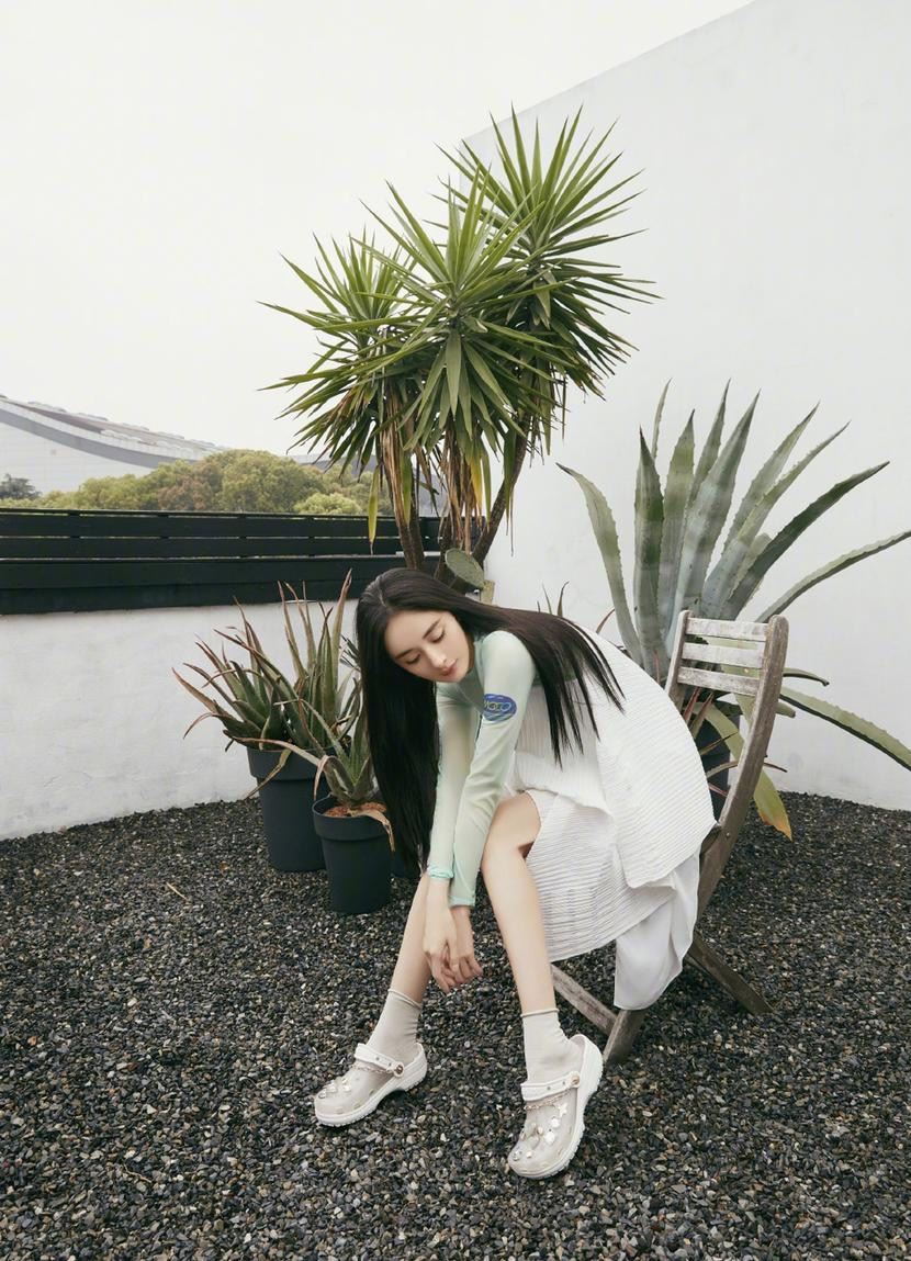 杨幂最新写真照曝光！超清新靓丽，就如仙女下凡的感觉！ 
