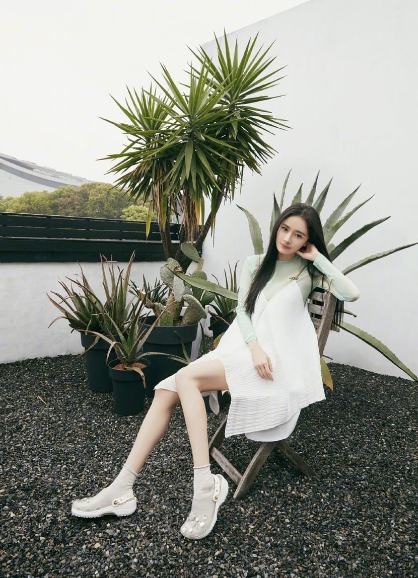 杨幂最新写真照曝光！超清新靓丽，就如仙女下凡的感觉！ 