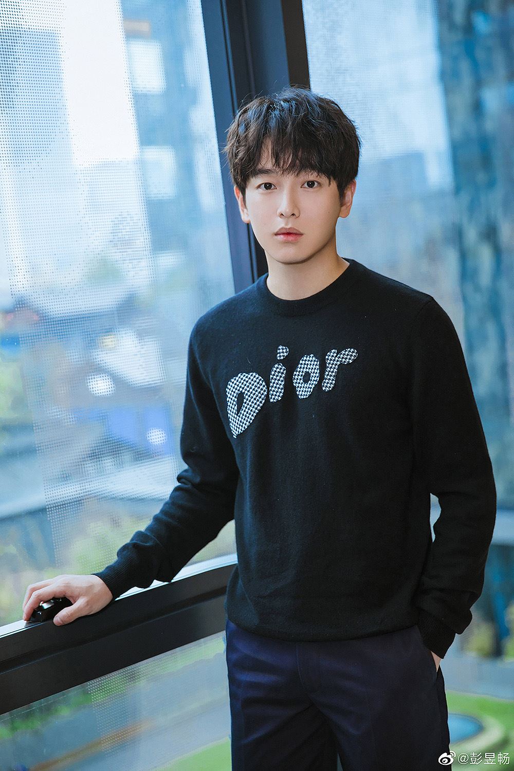 彭昱畅大方承认恋情,可是女方不是张婧仪!