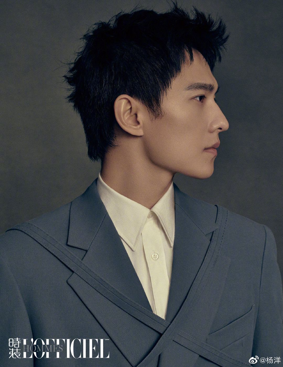 超帅!杨洋晒天台吹风侧脸照,网友:记得多多营业