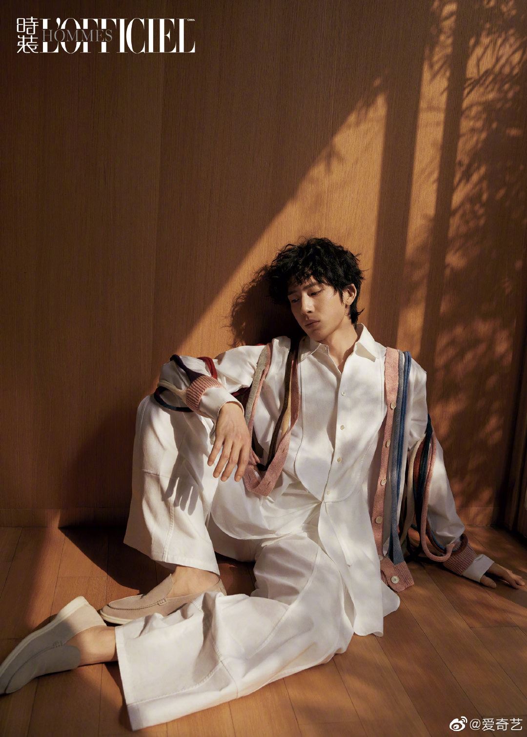 【多图】井柏然杂志大片曝光！一头羊毛穿着简单超帅！