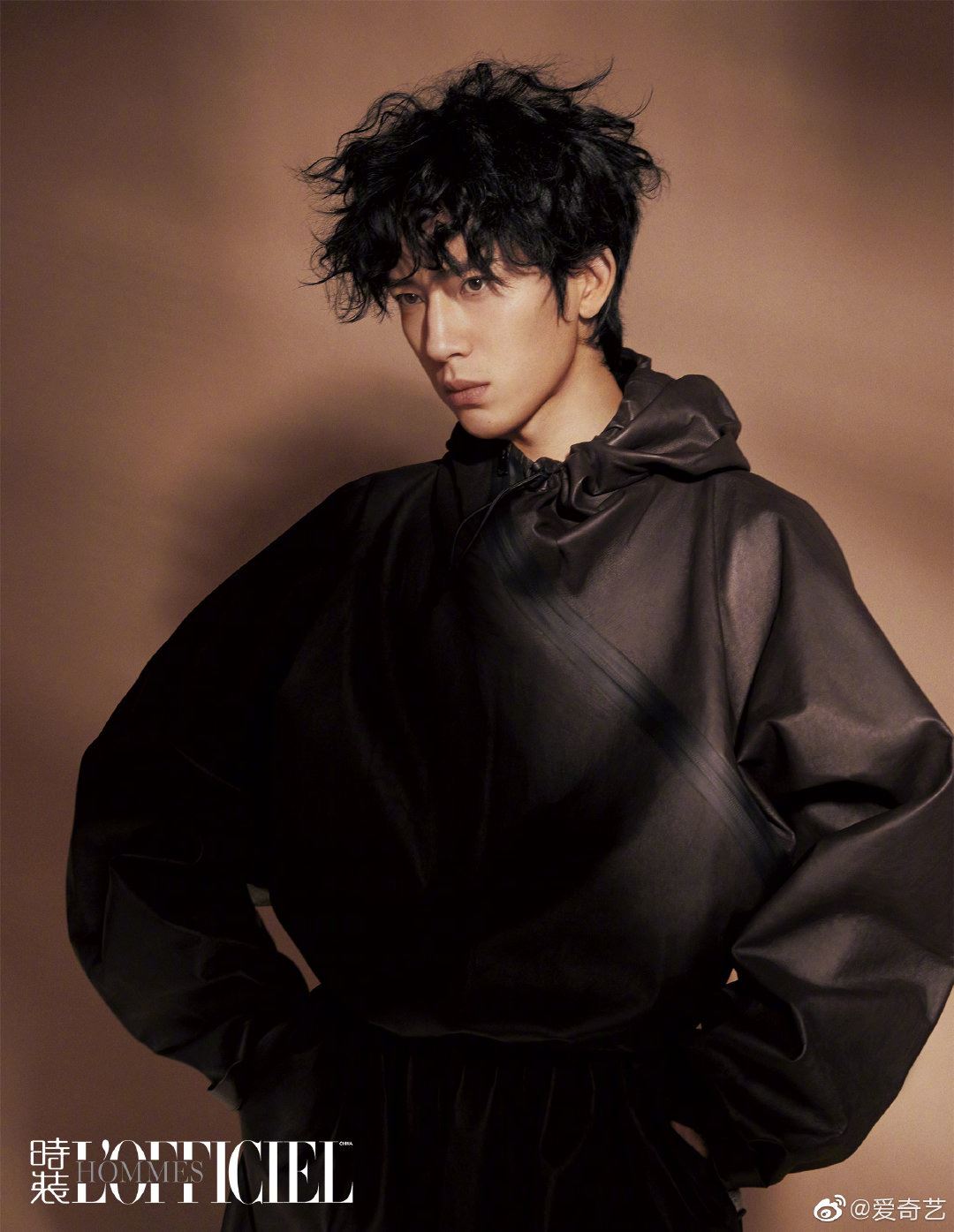 【多图】井柏然杂志大片曝光！一头羊毛穿着简单超帅！