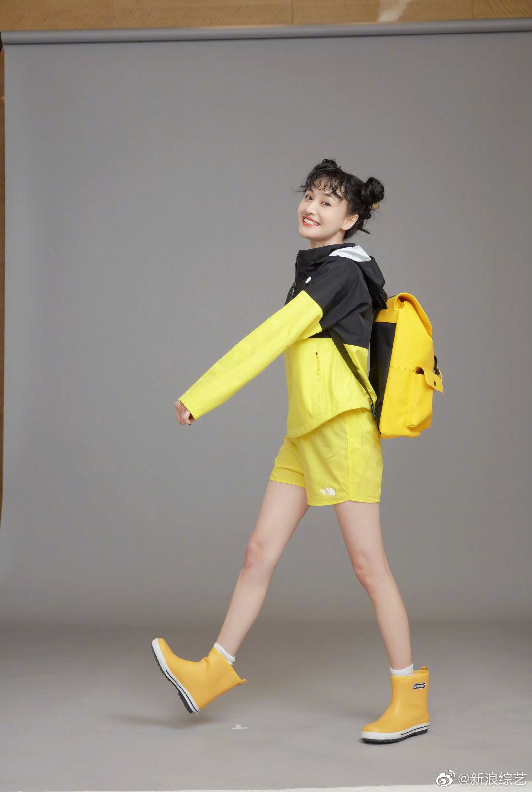 【多图】《奇妙小森林》郑爽海报图曝光！泡面刘海丸子头超元气！