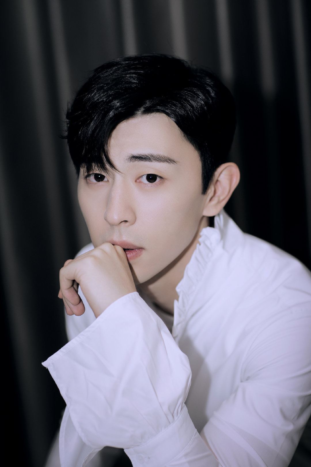 【极限挑战6】邓伦一身王子装登场，一副贵气少爷模样，超帅！