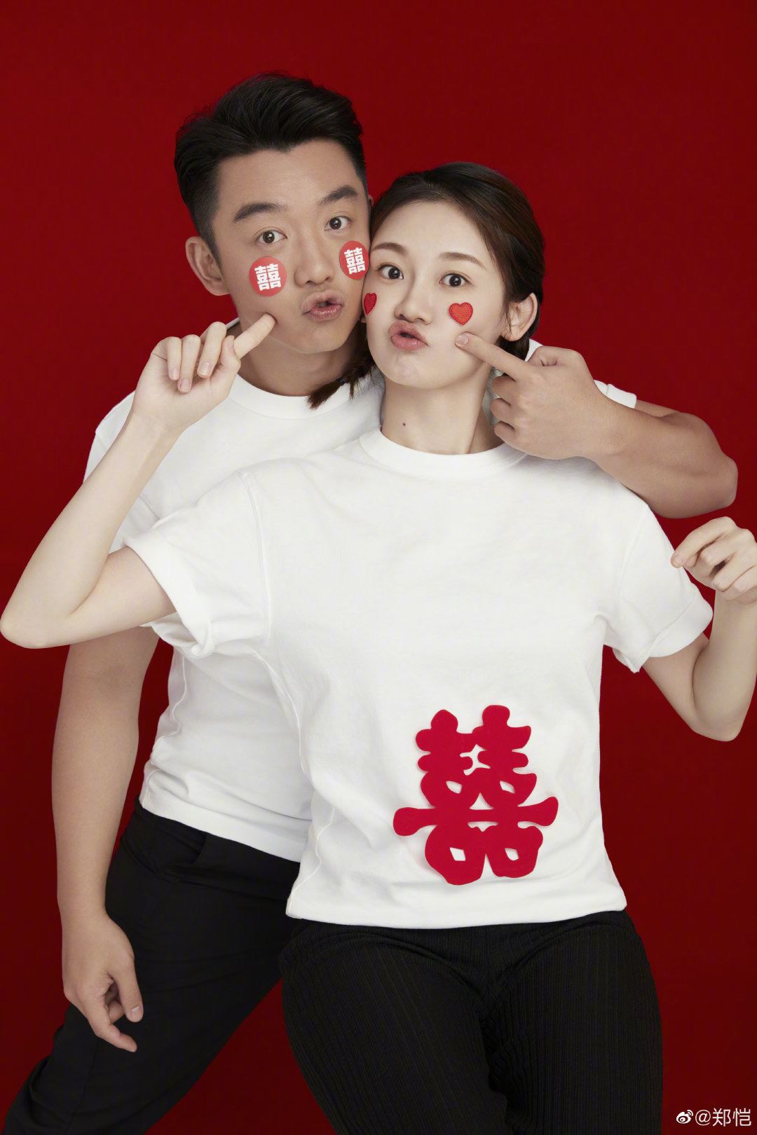 恭喜！郑恺苗苗宣布结婚，互发文：我们结婚啦！