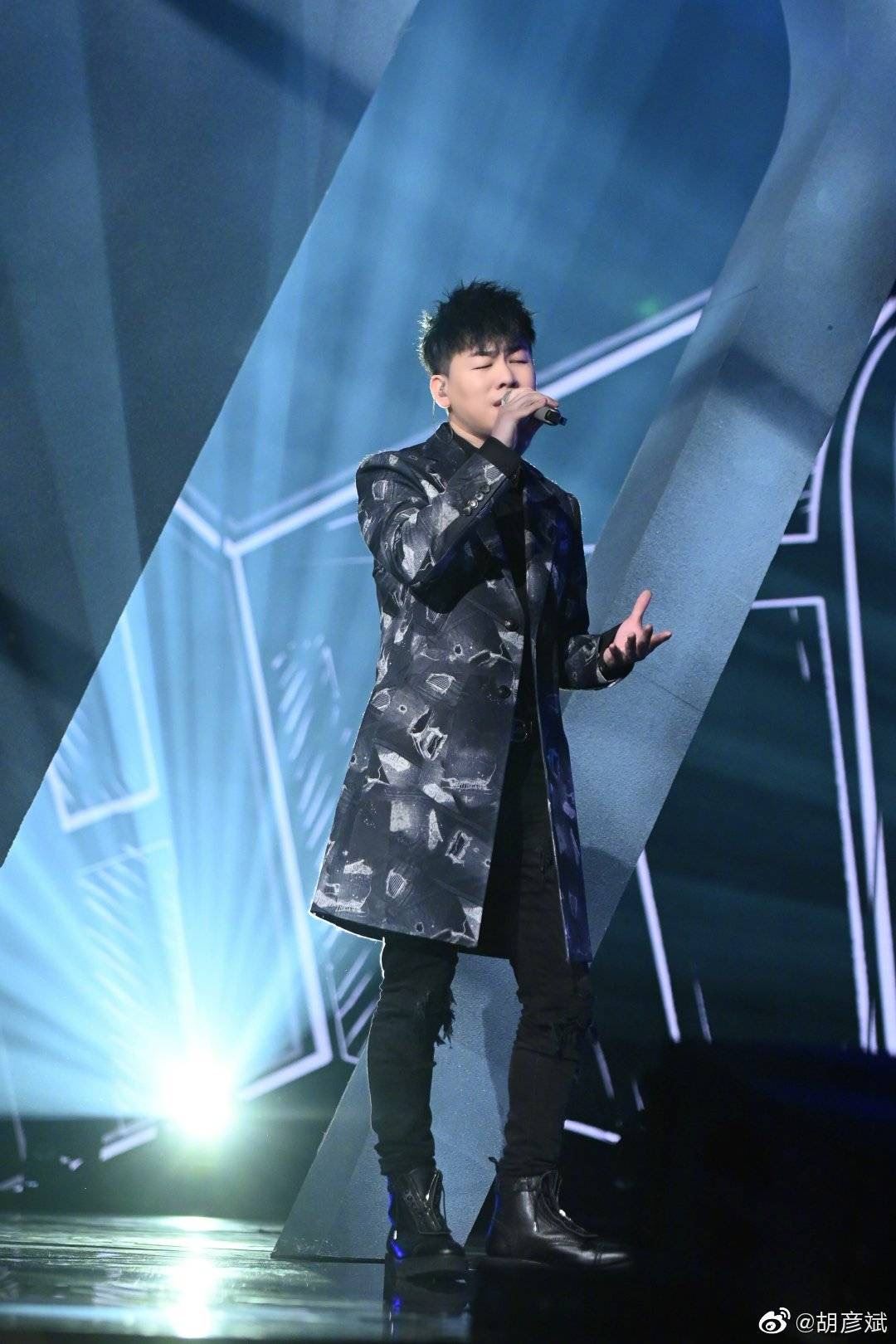 分手了还闹!胡彦斌发文不想再和郑爽有任何瓜葛:请别再拉上我!