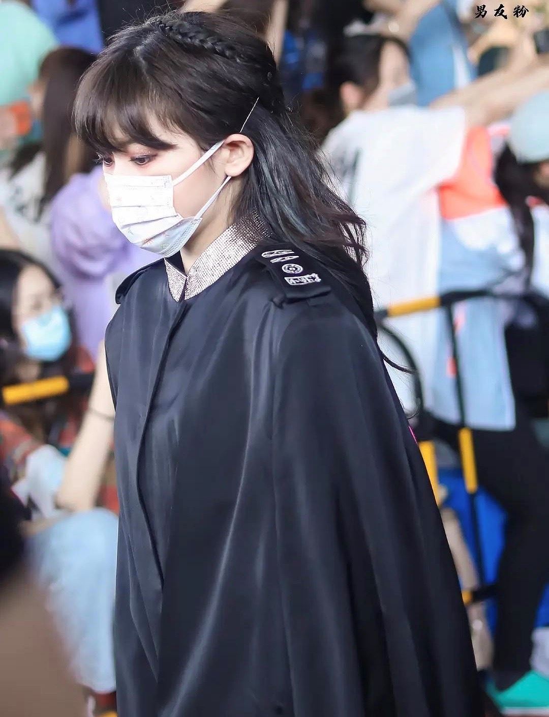 【多图】火箭少女101变身暗黑系女孩,挑战烟熏妆来个眼神杀!超好看!