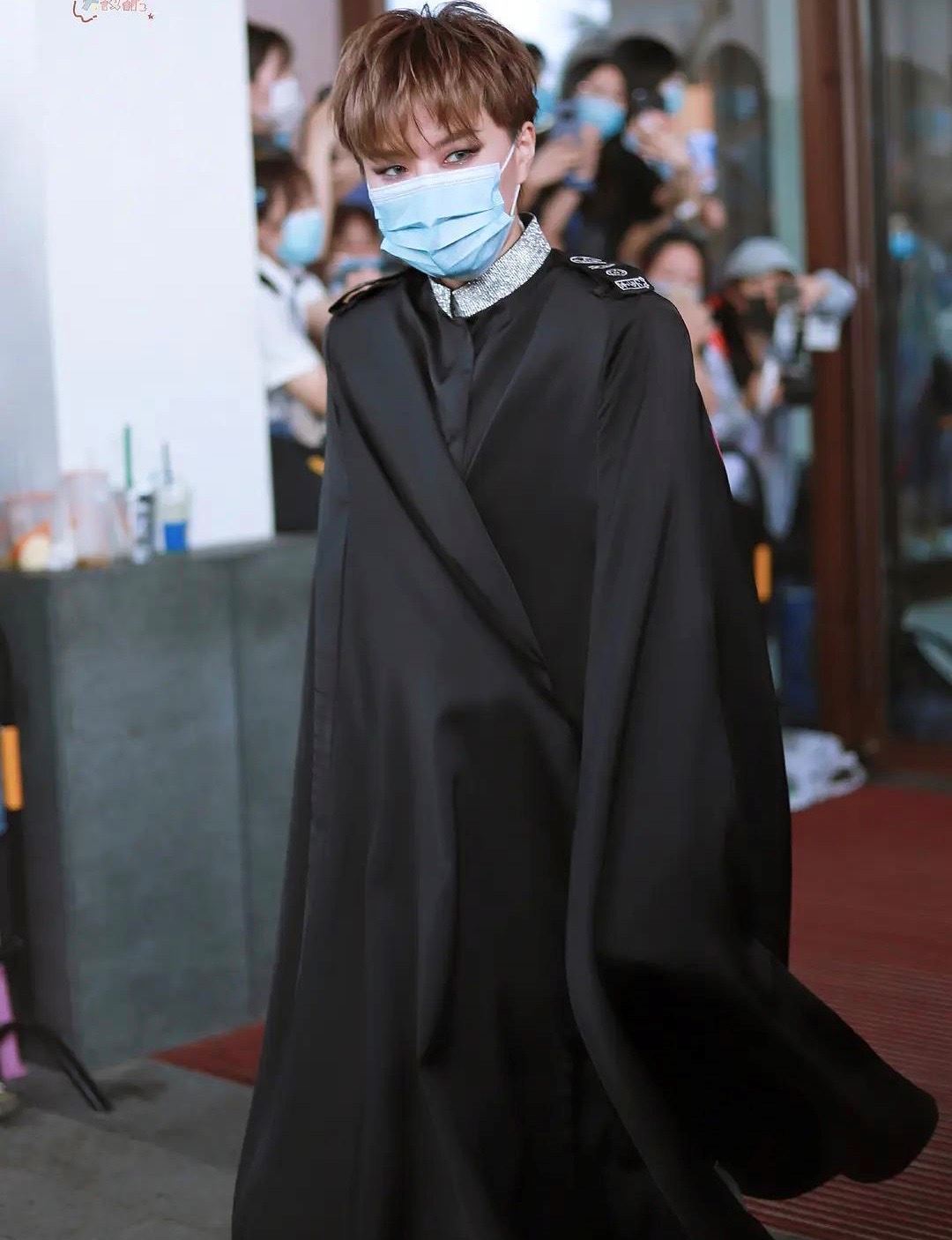 【多图】火箭少女101变身暗黑系女孩,挑战烟熏妆来个眼神杀!超好看!