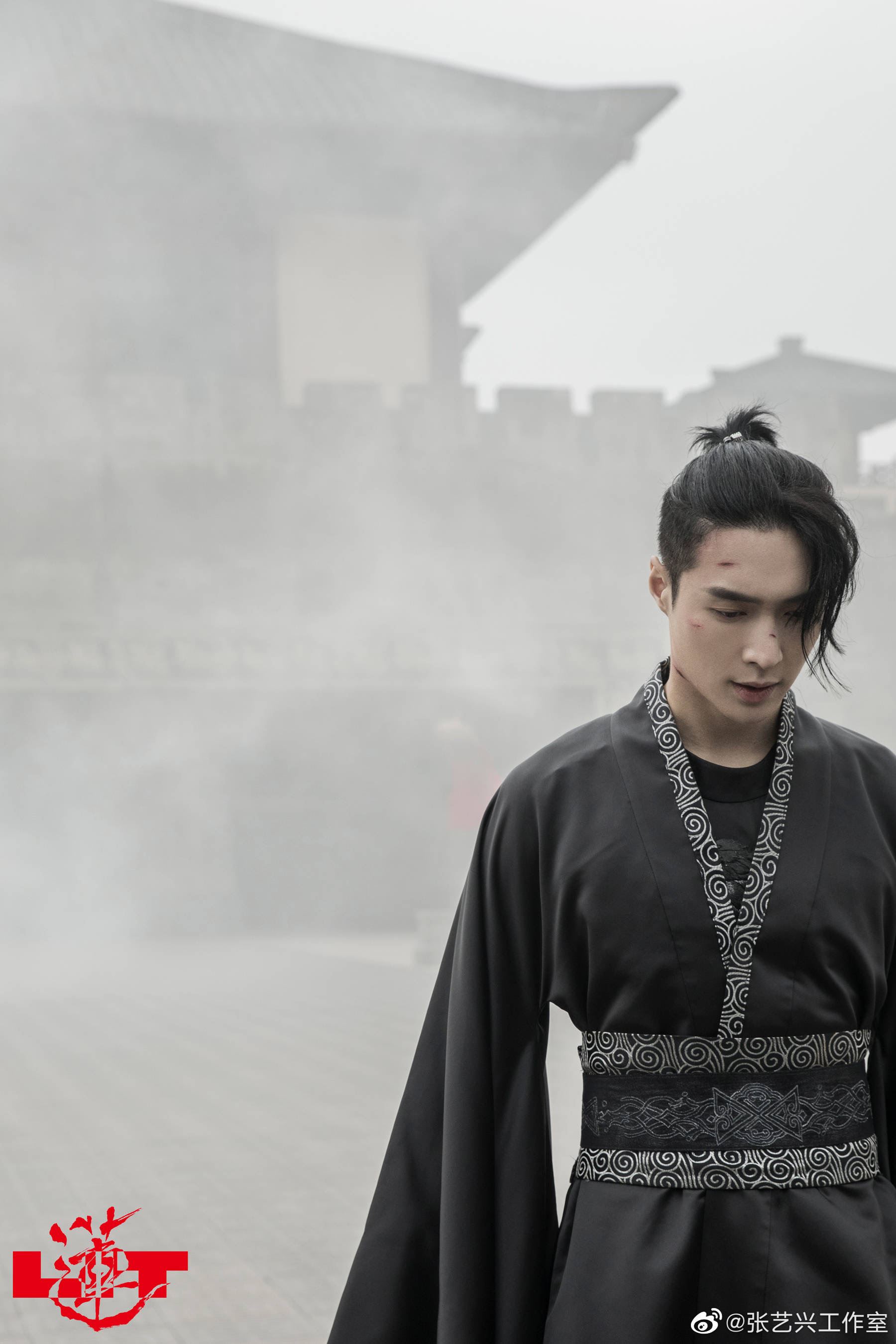 张艺兴新歌mv大秀精壮腹肌！为展现霸王豪气又苍凉的故事