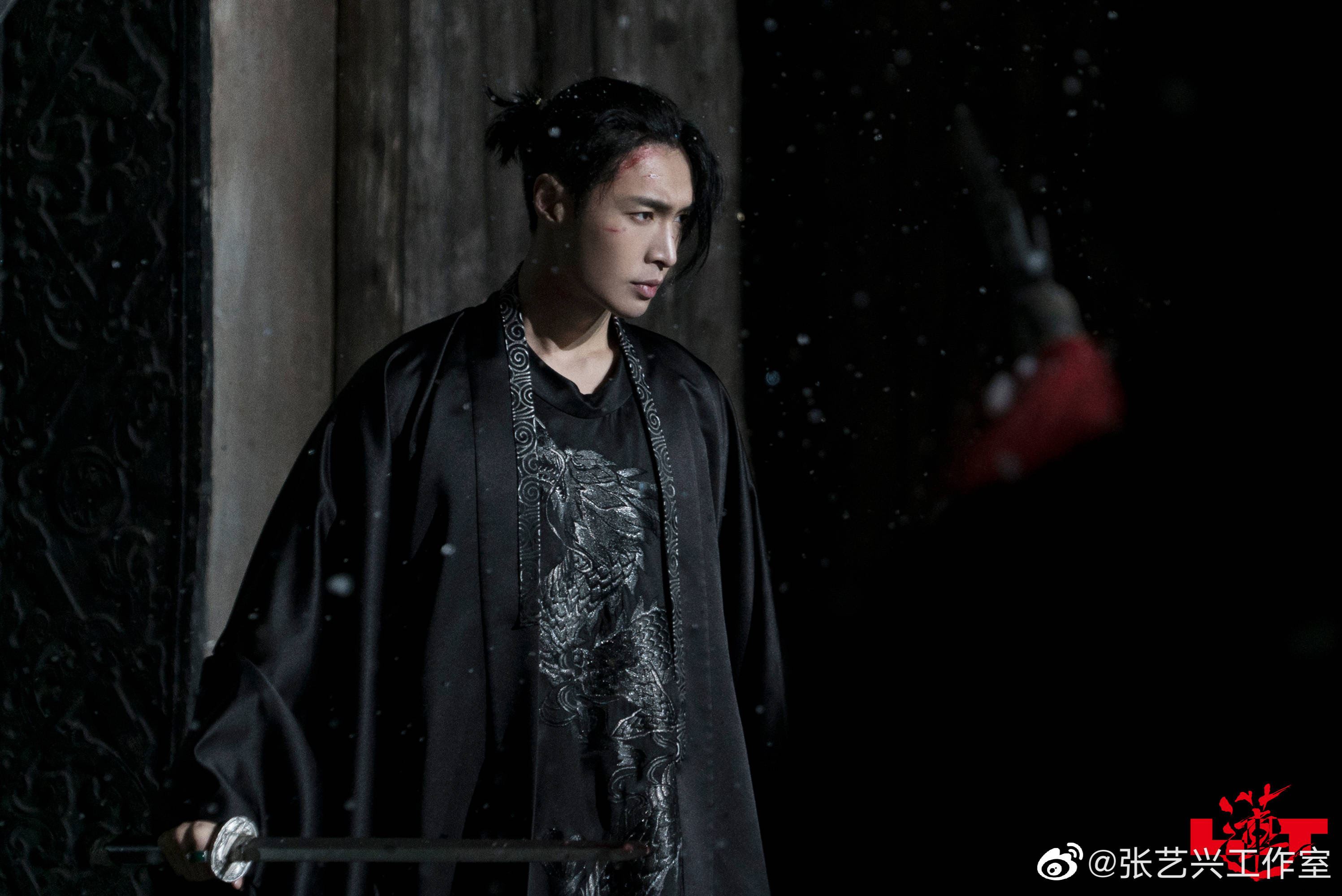 张艺兴新歌mv大秀精壮腹肌！为展现霸王豪气又苍凉的故事