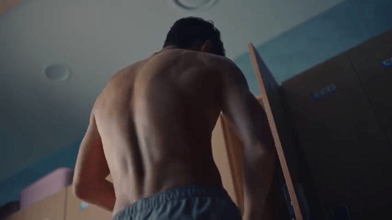 金秀贤新剧首播晒精致腹肌！大秀身材强势回归！