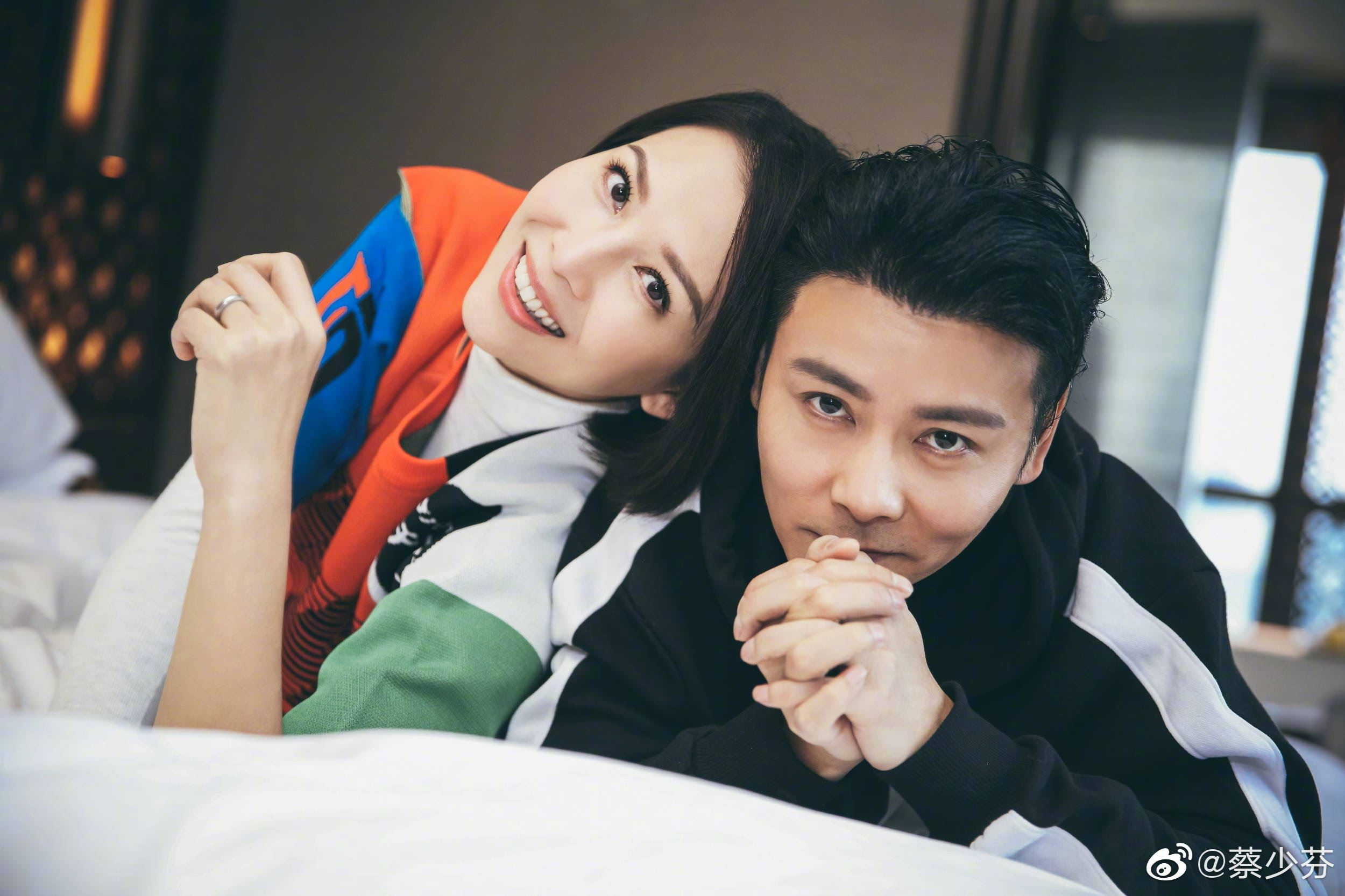 蔡少芬与张晋pk跳女团舞！两人穿情侣装晒恩爱