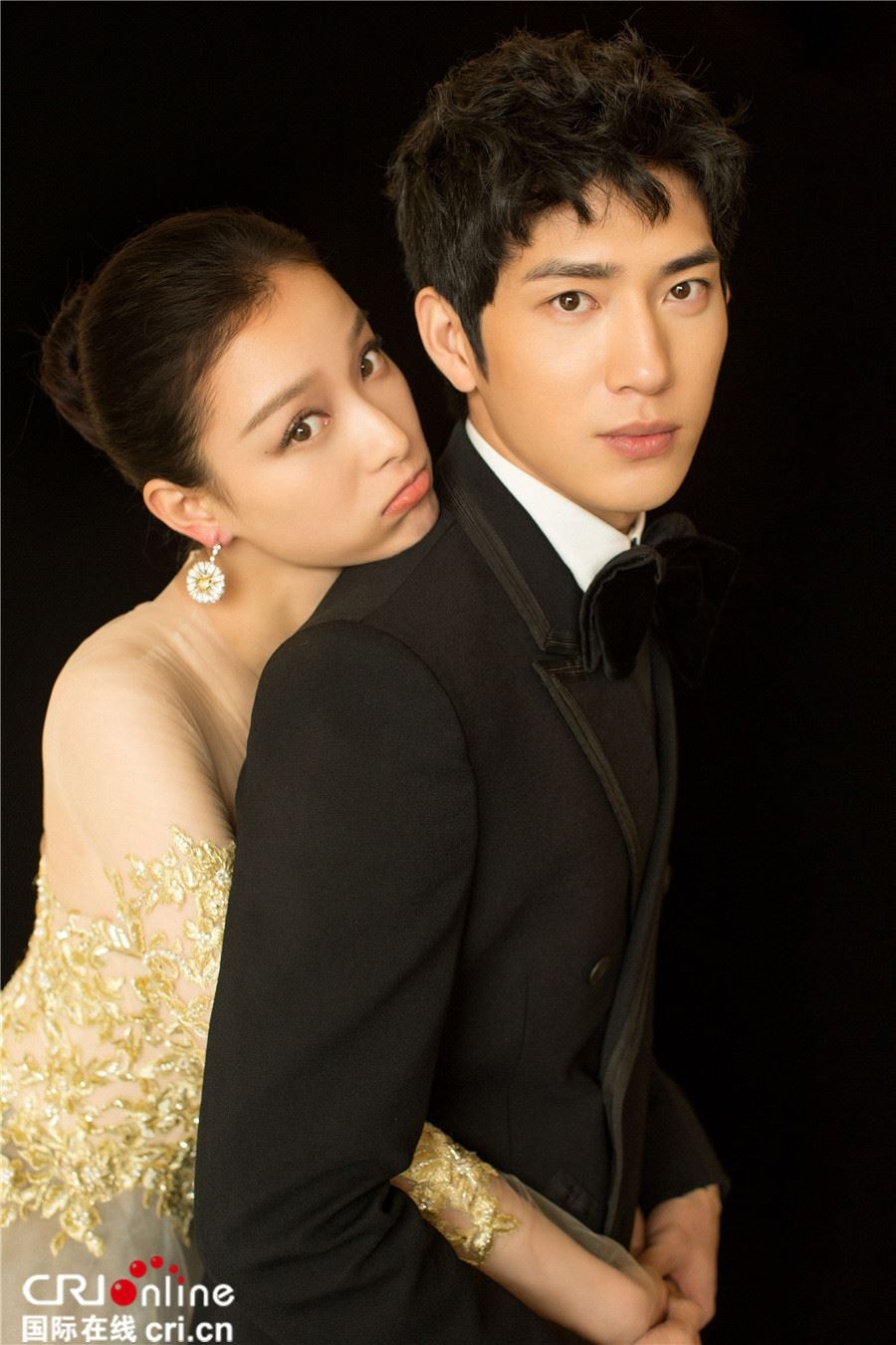 首次公开同框！倪妮亲密靠井柏然 举动甜死人不偿命