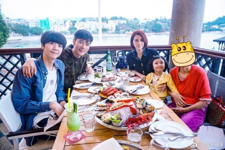 他们都是姐弟恋！相差10岁一样幸福美满