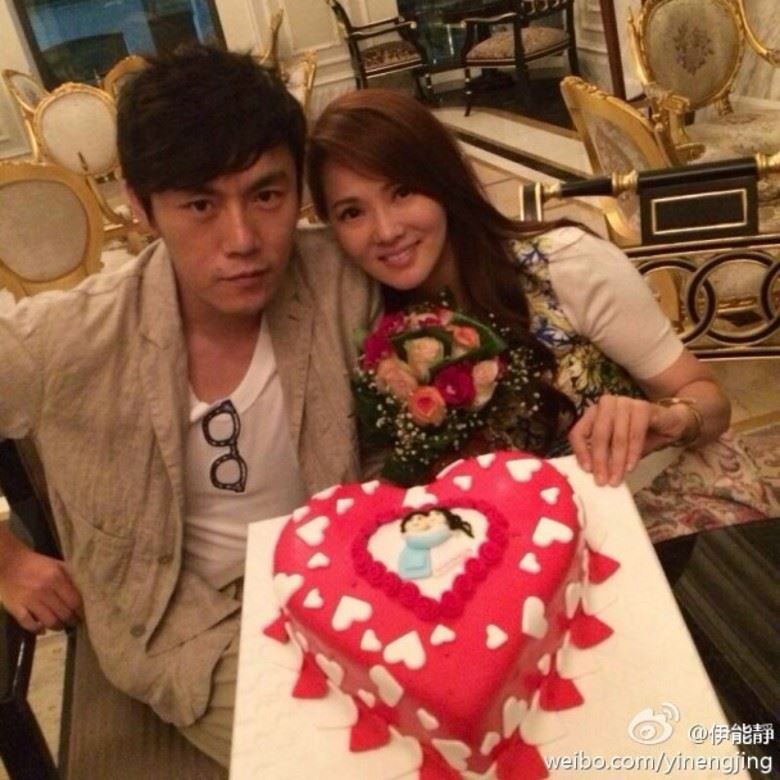 他们都是姐弟恋！相差10岁一样幸福美满