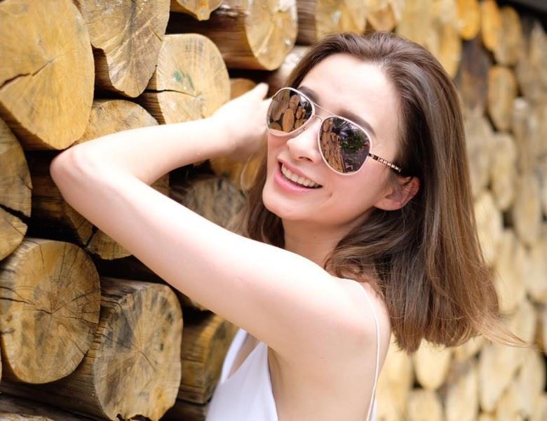 【多图】沈卓盈晒比基尼照啊！大晒纤腰又露美腿