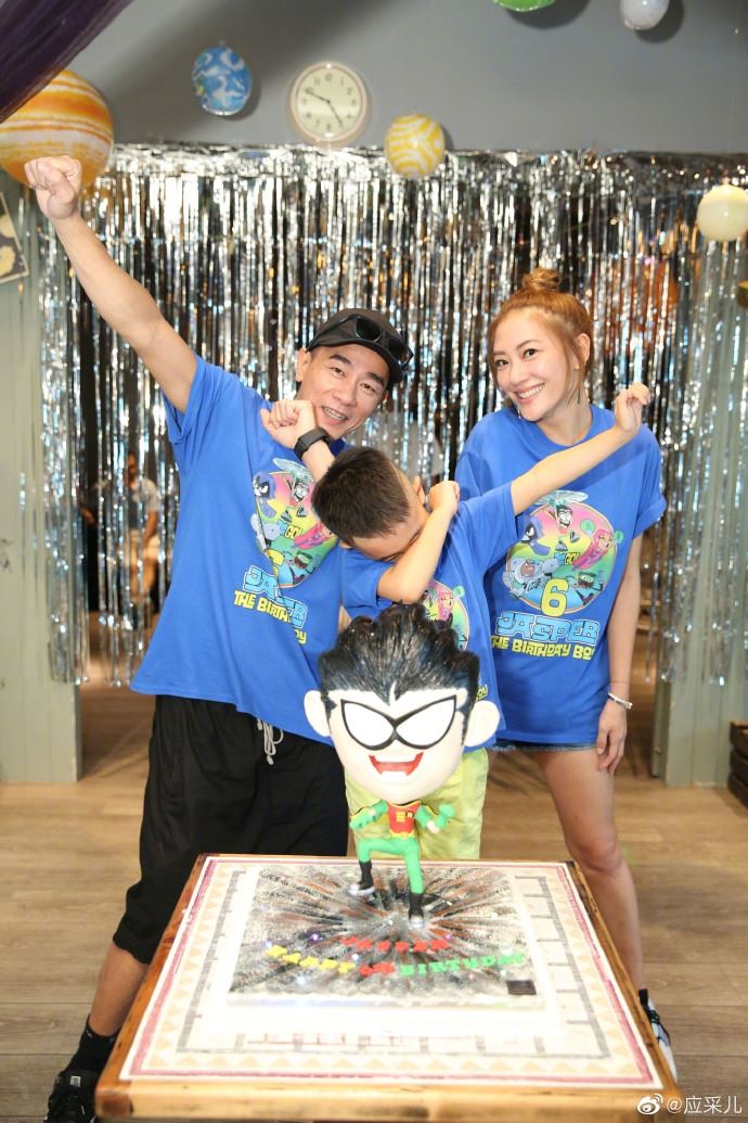 jasper 六岁生日！陈小春应采儿陪儿子 cosplay