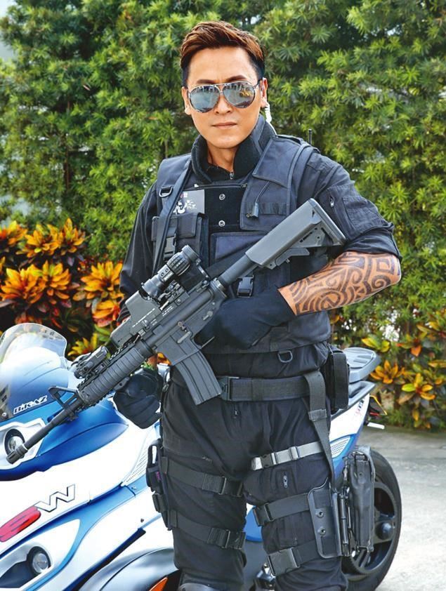 个个又型又高大!盘点香港娱乐圈7大御用警察演员!