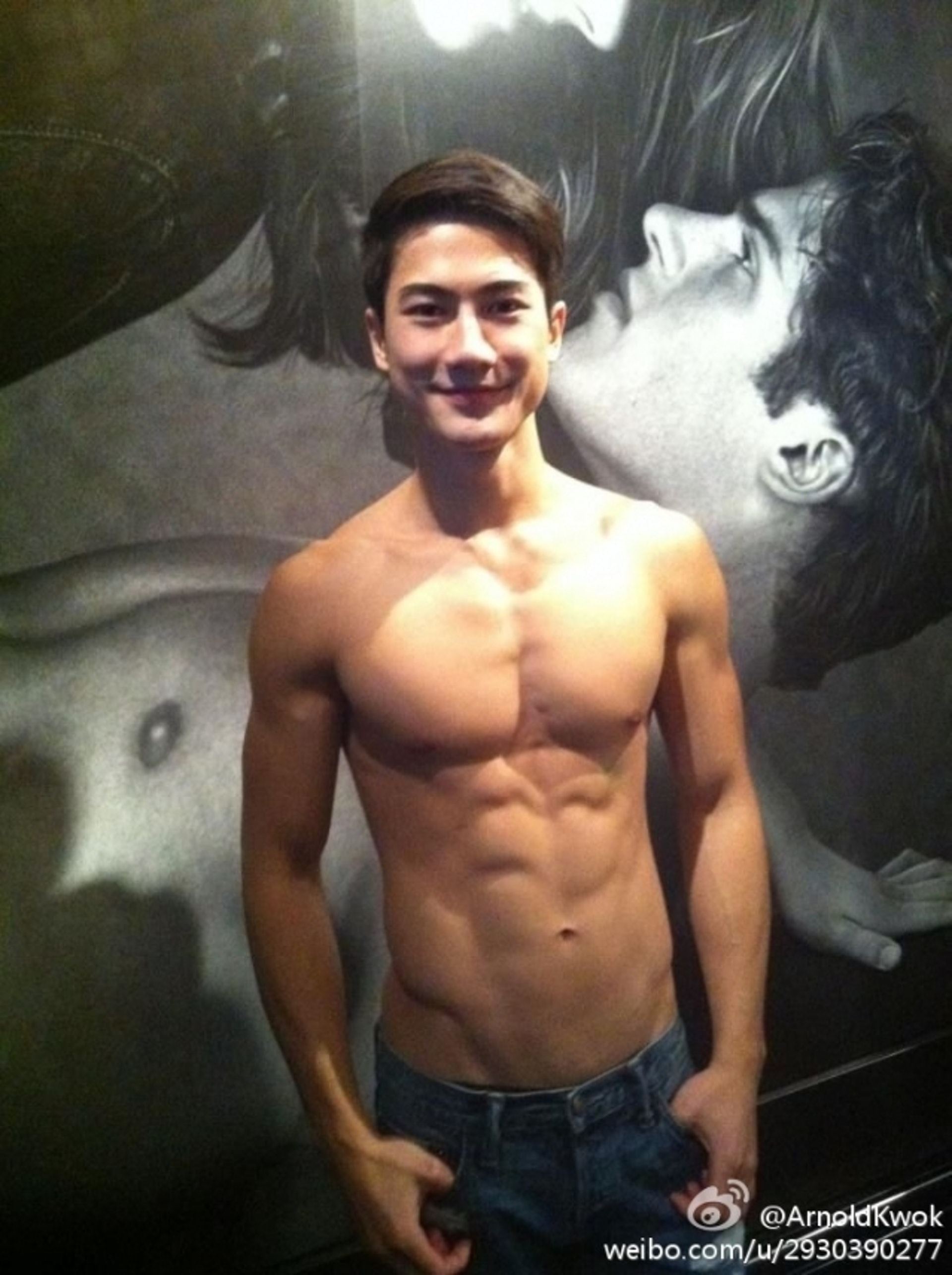 别流口水啊！香港娱乐圈肌肉型男man爆look