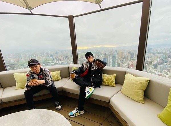 🏠周杰伦公开「豪宅客厅装潢」❗️既气派又不失温馨🔥