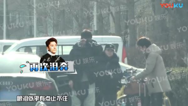 老婆被爆出轨!贾乃亮抱着女儿哭了 让人看了心疼
