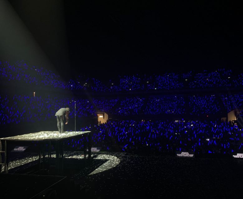 薛之谦唱响吉隆坡夜！用极限诠释「薛氏情歌」惹哭大马粉丝！