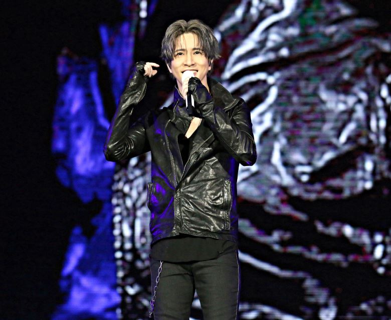 薛之谦唱响吉隆坡夜！用极限诠释「薛氏情歌」惹哭大马粉丝！