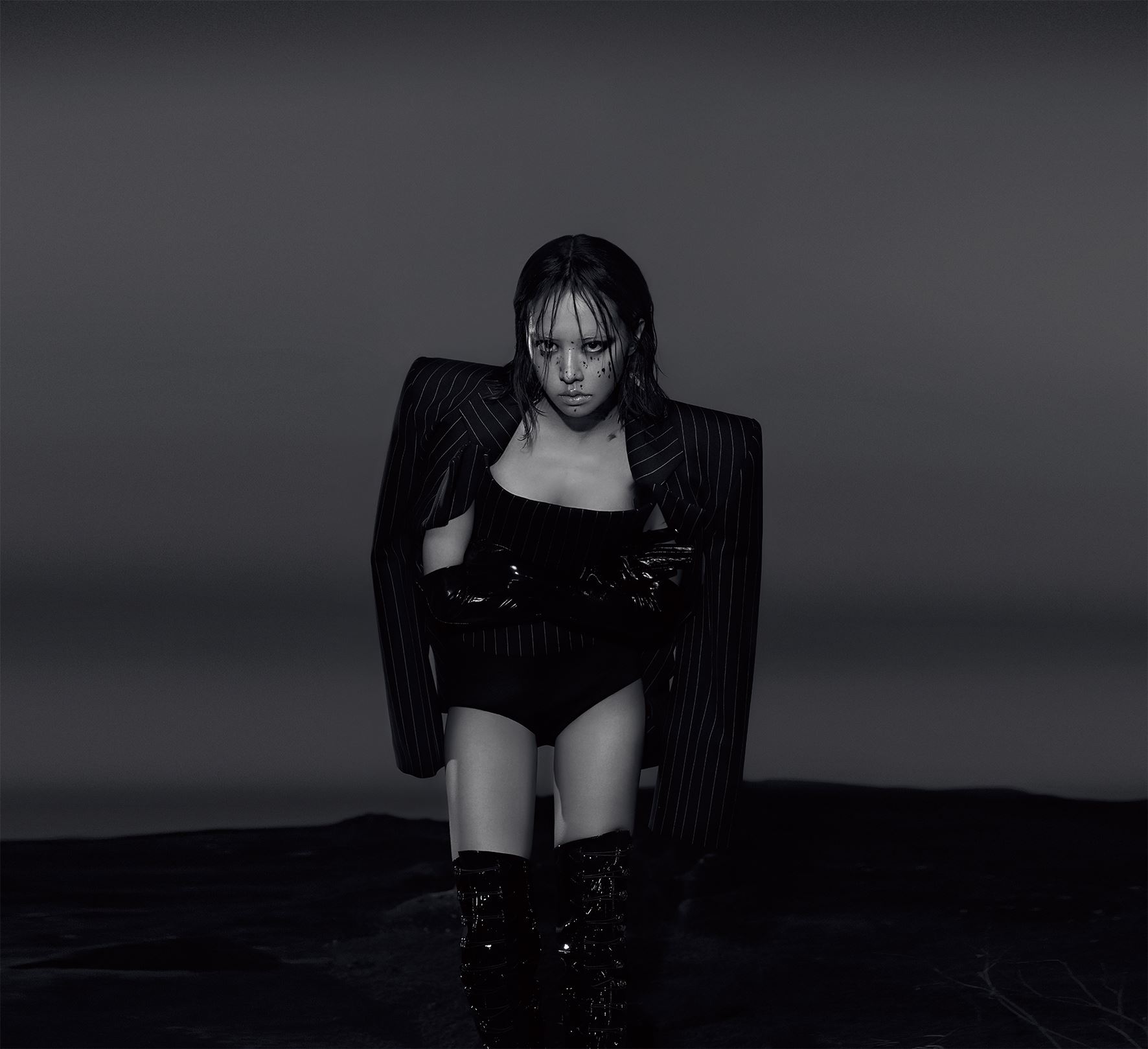 化身暗黑斗士自信登场!蔡依林新专辑《ugly beauty》首次挑战黑暗系