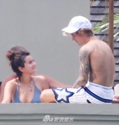 ［多图］justin带selena参加爸爸婚礼！两人猛抱抱到分不开
