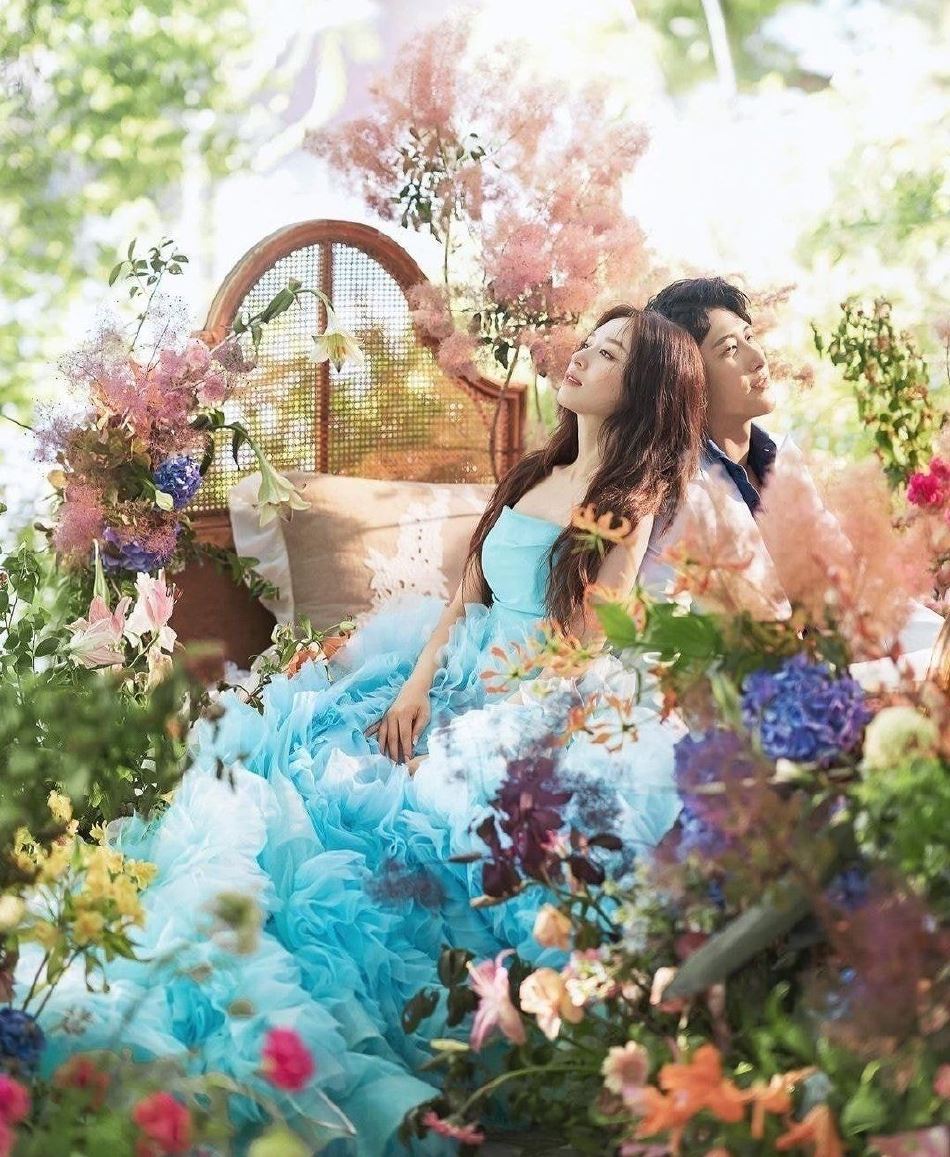 💍【多图】t-ara朴智妍婚纱照曝光❗️花团拥簇温馨甜蜜❤️